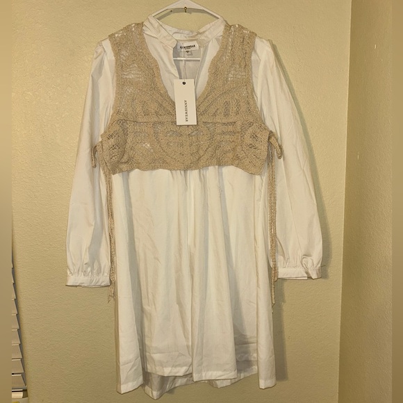 NWT- Marlow White Long Sleeve dress with removable Crochet Vest - Picture 4 of 9